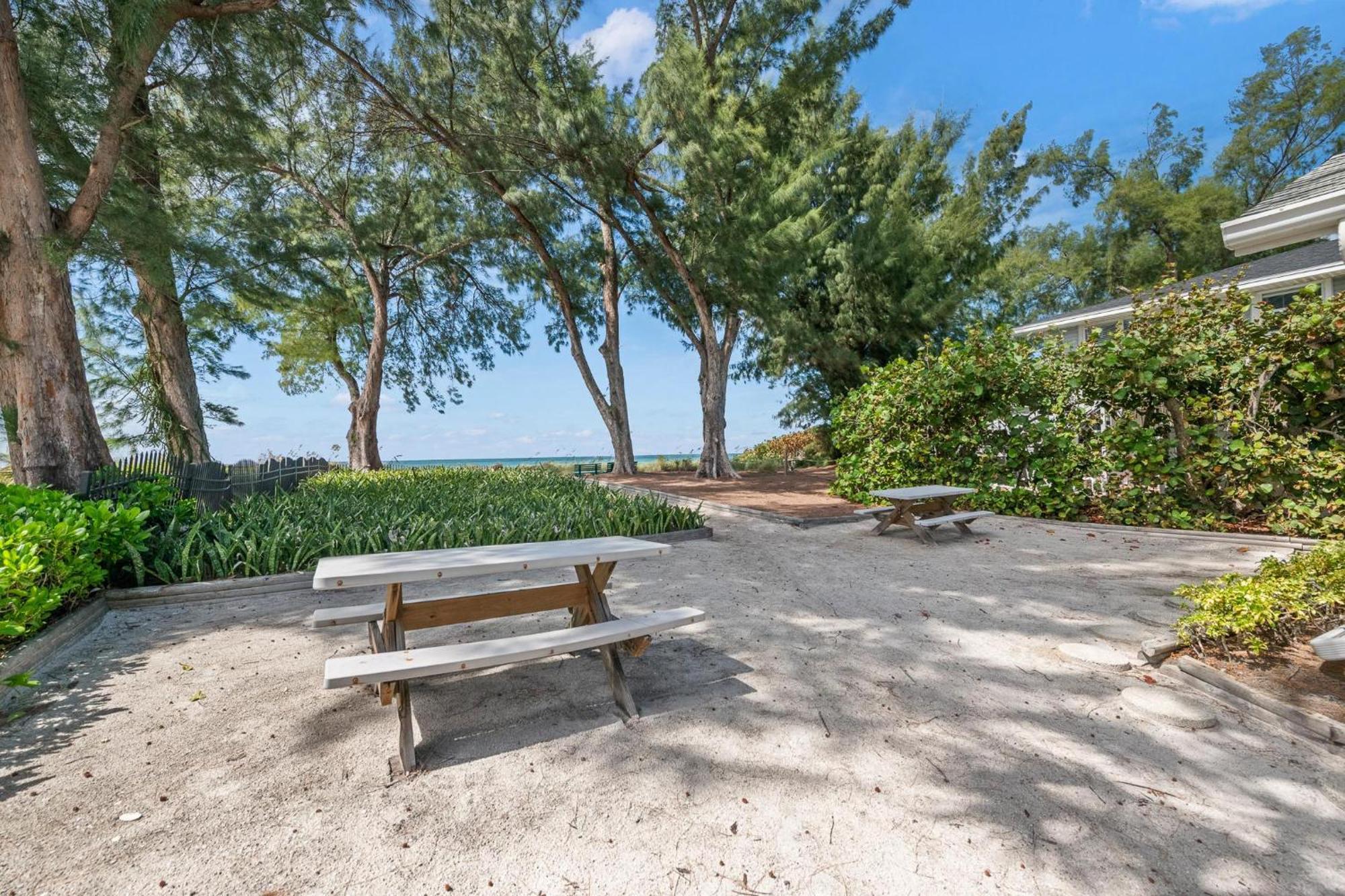 Whispering Waves East Villa Holmes Beach Bagian luar foto