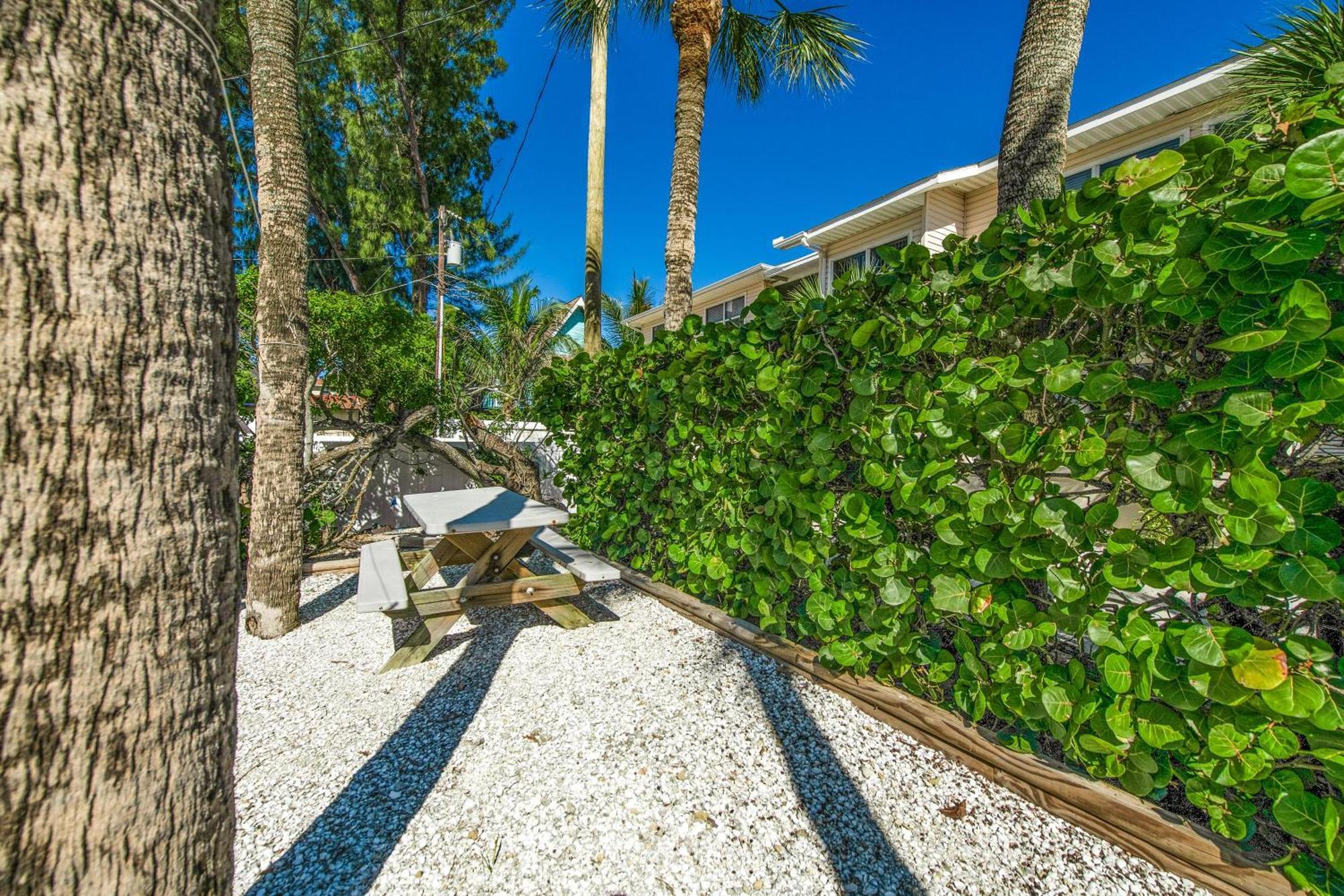 Whispering Waves East Villa Holmes Beach Bagian luar foto